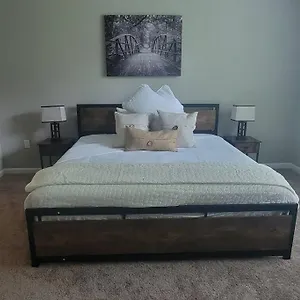 Luxury 2 Bedroom 2 Bath And 1 Car Garage With Pool Memphis